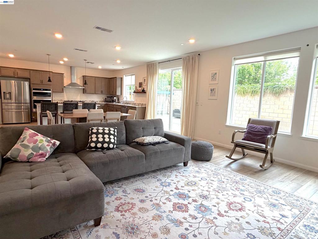 204 Wooley Creek Way, Brentwood (CC), CA 94513