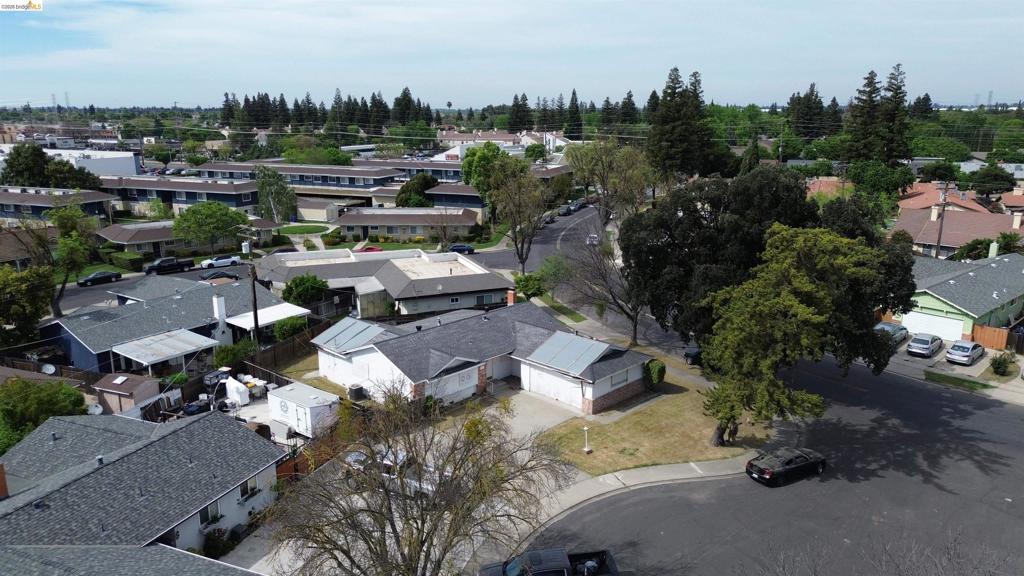 1013 Colonial Ct, Modesto, CA 95350