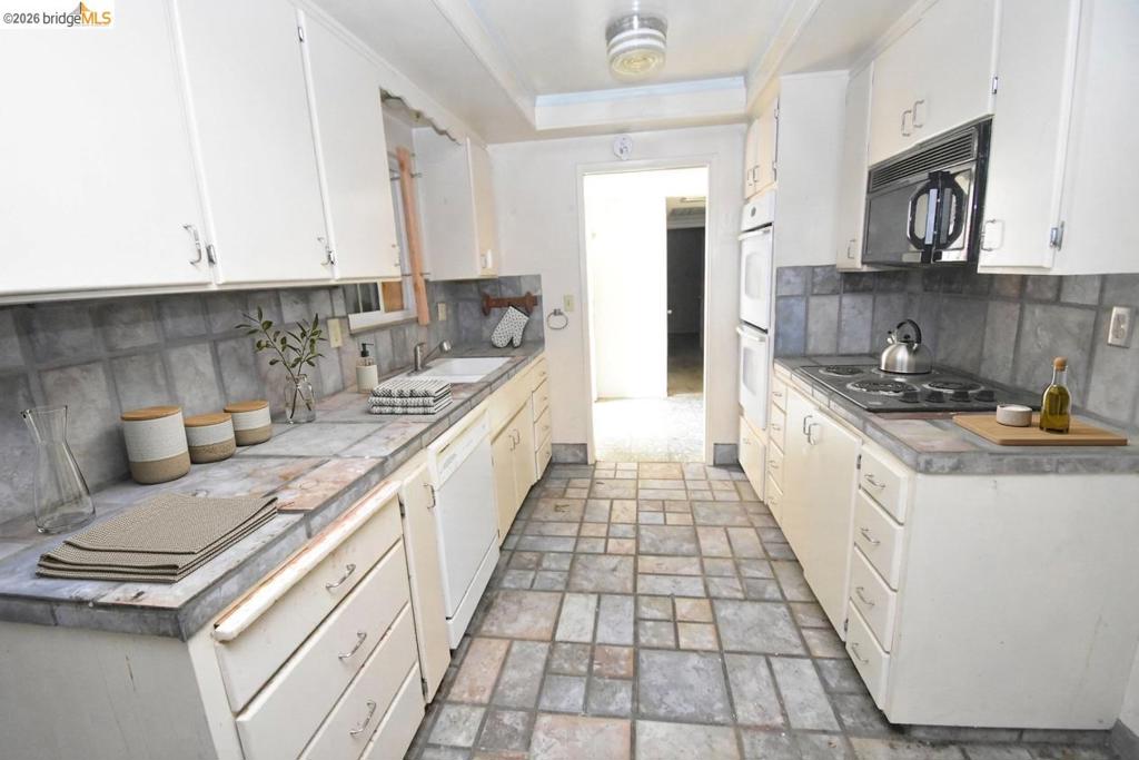 1013 Colonial Ct, Modesto, CA 95350