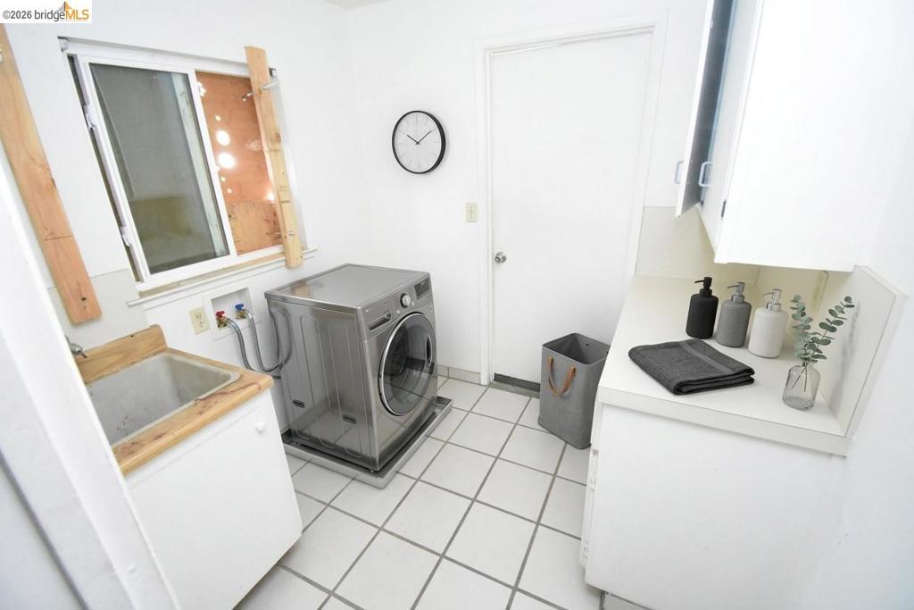 1013 Colonial Ct, Modesto, CA 95350