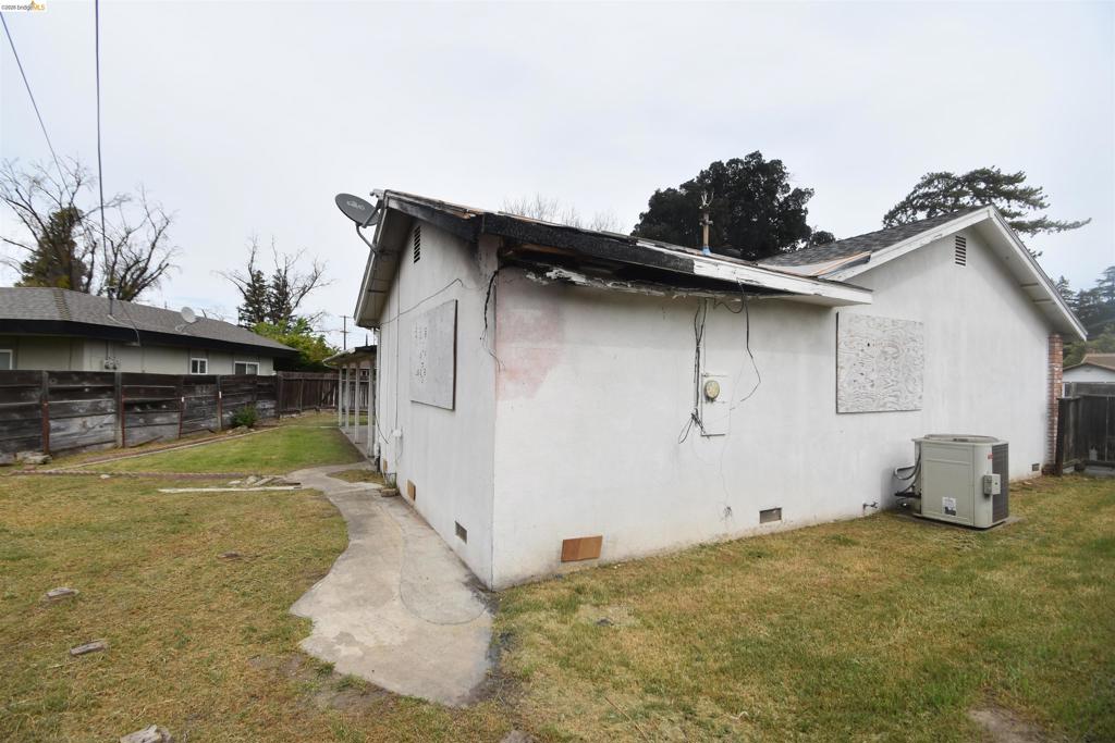 1013 Colonial Ct, Modesto, CA 95350