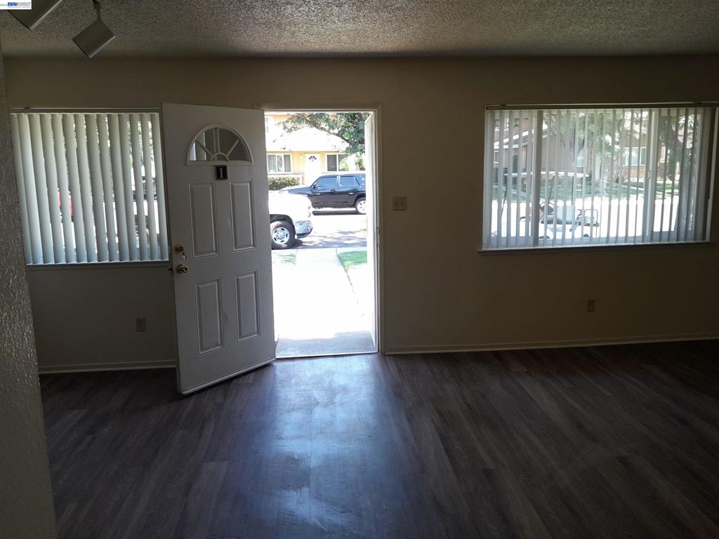 2212 Palisade, Modesto, CA 95350