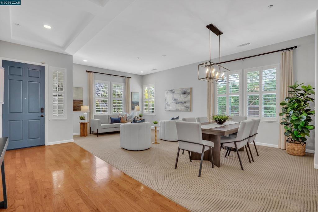 389 Roundhill Dr, Brentwood (CC), CA 94513