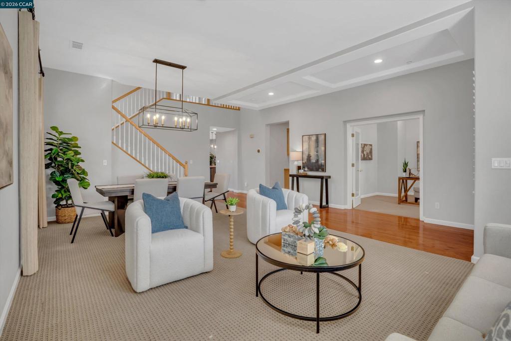 389 Roundhill Dr, Brentwood (CC), CA 94513