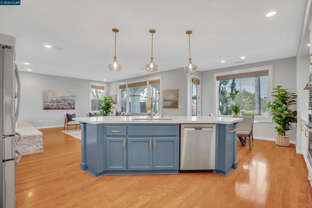 389 Roundhill Dr, Brentwood (CC), CA 94513