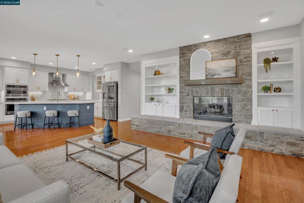 389 Roundhill Dr, Brentwood (CC), CA 94513