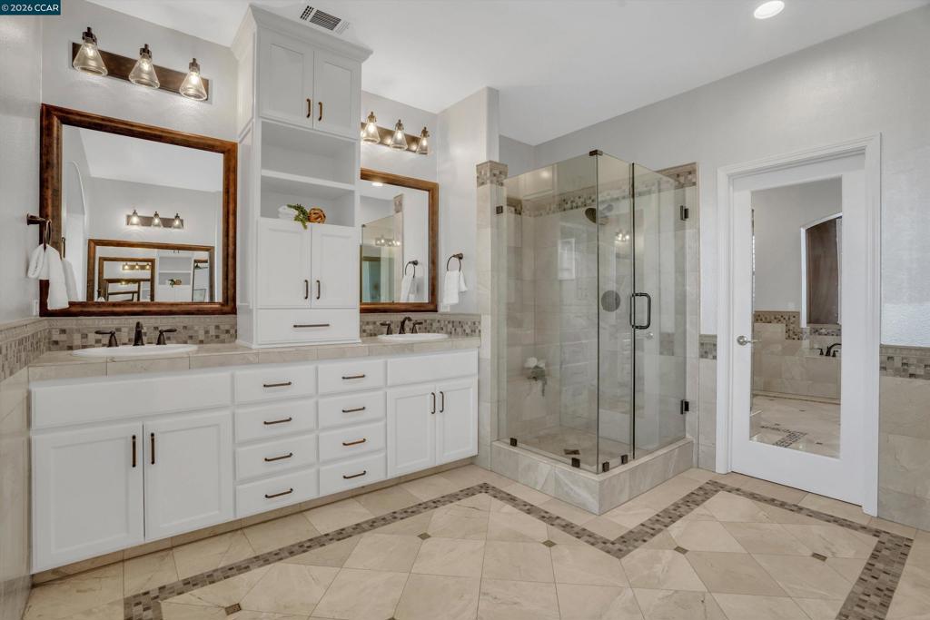 389 Roundhill Dr, Brentwood (CC), CA 94513