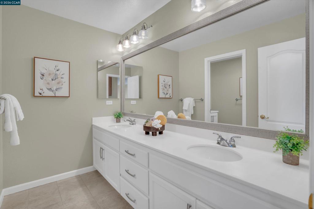 389 Roundhill Dr, Brentwood (CC), CA 94513