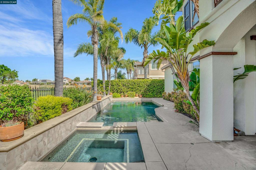 389 Roundhill Dr, Brentwood (CC), CA 94513