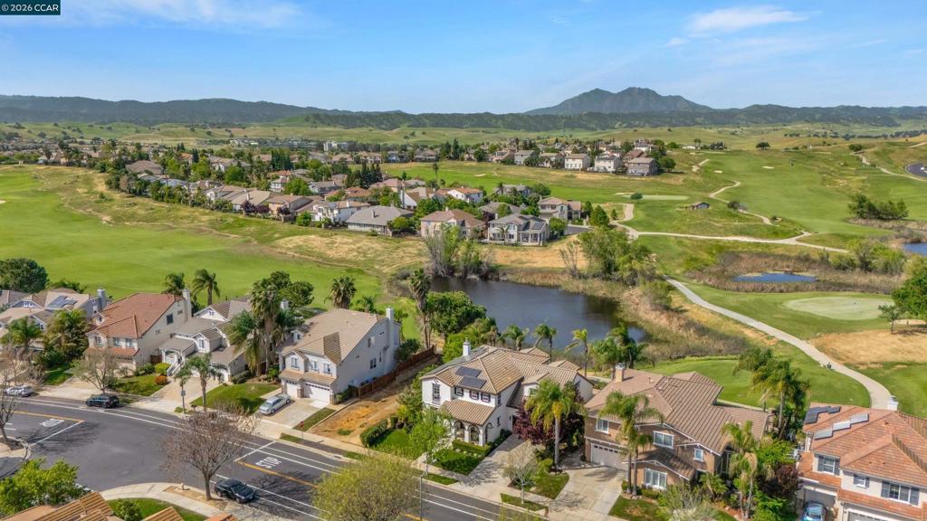 389 Roundhill Dr, Brentwood (CC), CA 94513