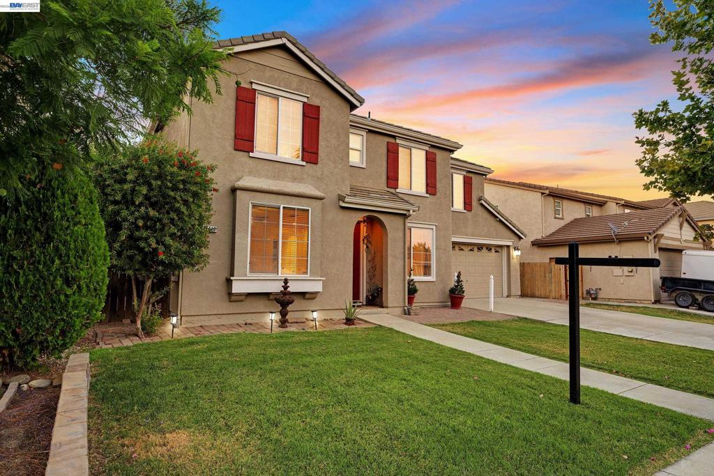 1419 Nubian St, Patterson, CA 95363