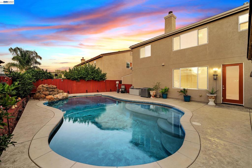 1419 Nubian St, Patterson, CA 95363