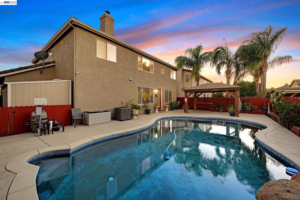 1419 Nubian St, Patterson, CA 95363