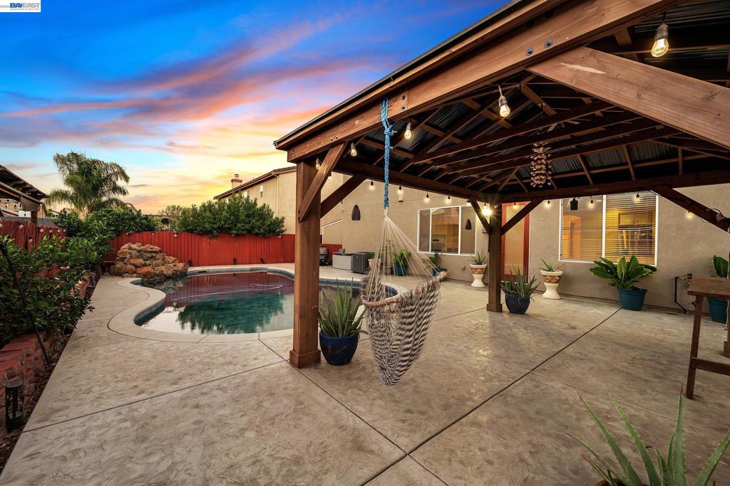 1419 Nubian St, Patterson, CA 95363