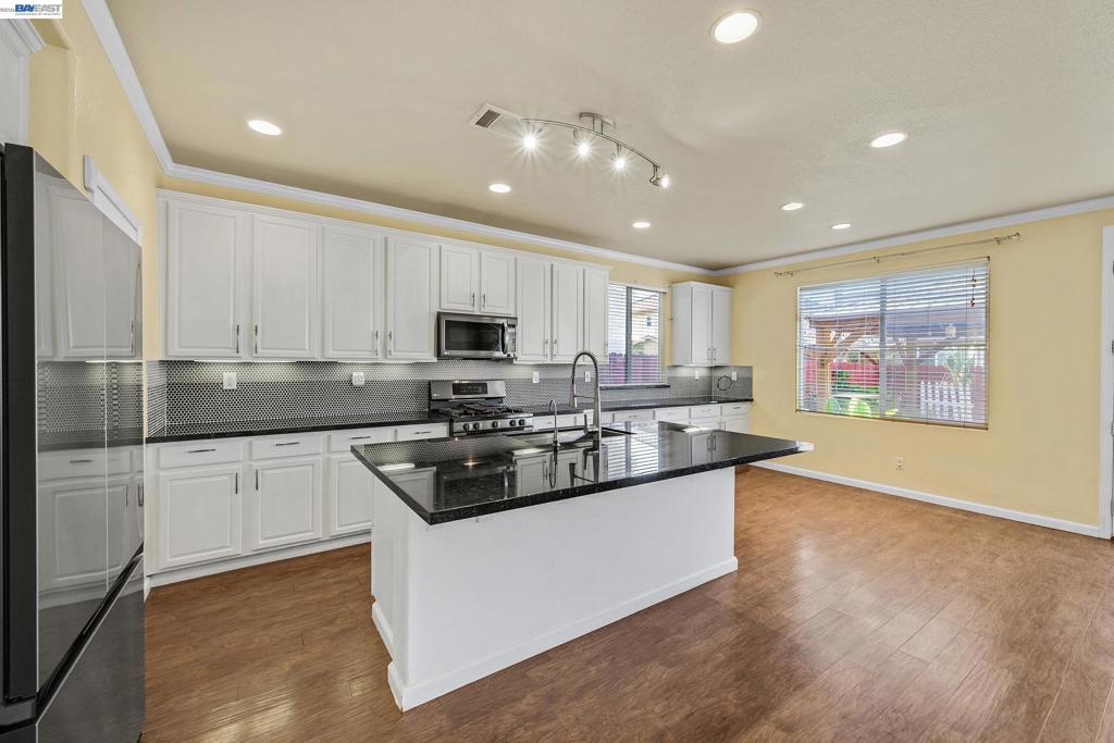 1419 Nubian St, Patterson, CA 95363