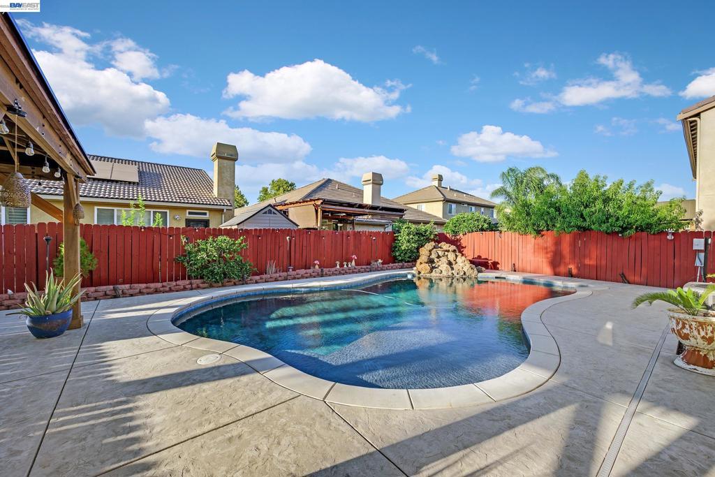 1419 Nubian St, Patterson, CA 95363