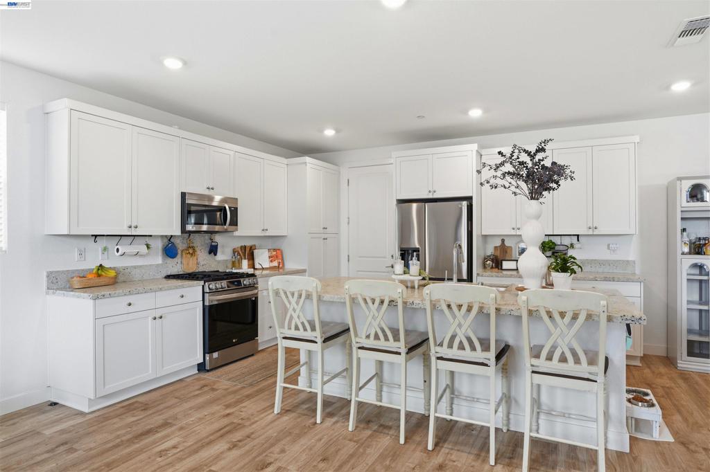 1785 Flaxen Ct, Manteca, CA 95337