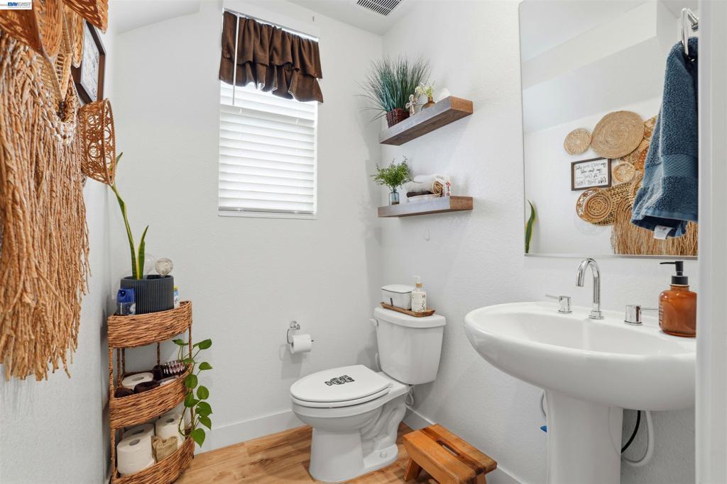 1785 Flaxen Ct, Manteca, CA 95337