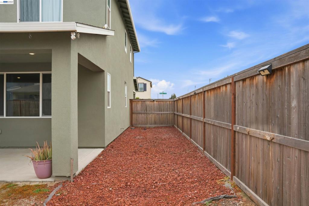 1785 Flaxen Ct, Manteca, CA 95337