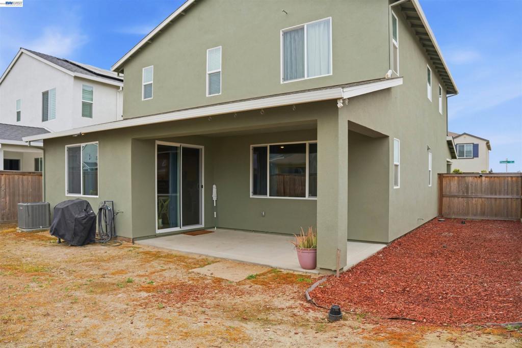 1785 Flaxen Ct, Manteca, CA 95337