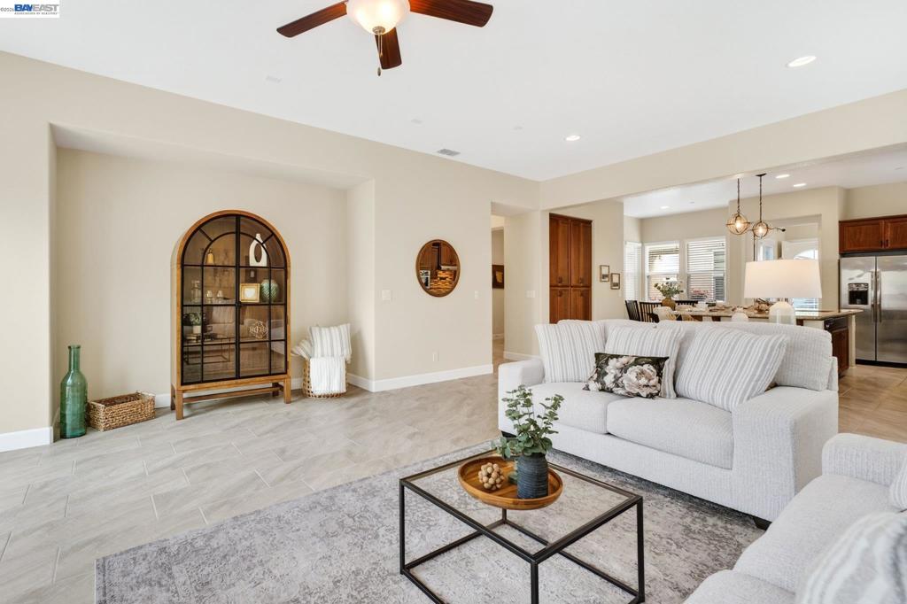 1973 Carogold Ln, Manteca, CA 95337