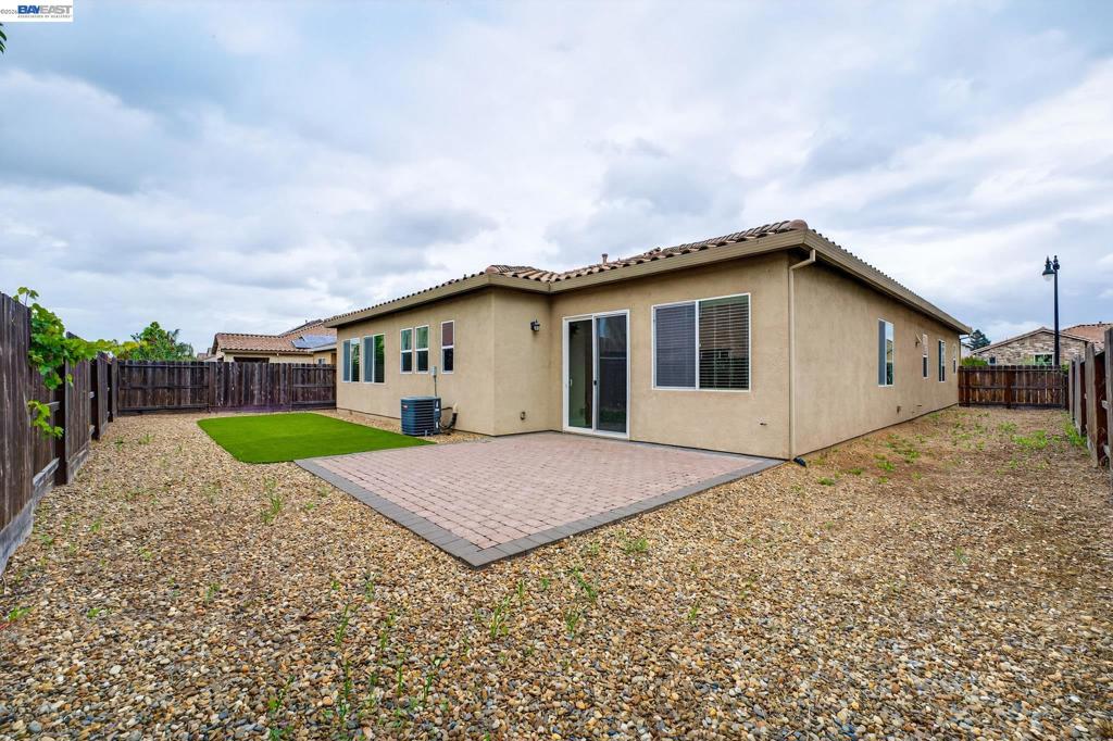 1973 Carogold Ln, Manteca, CA 95337