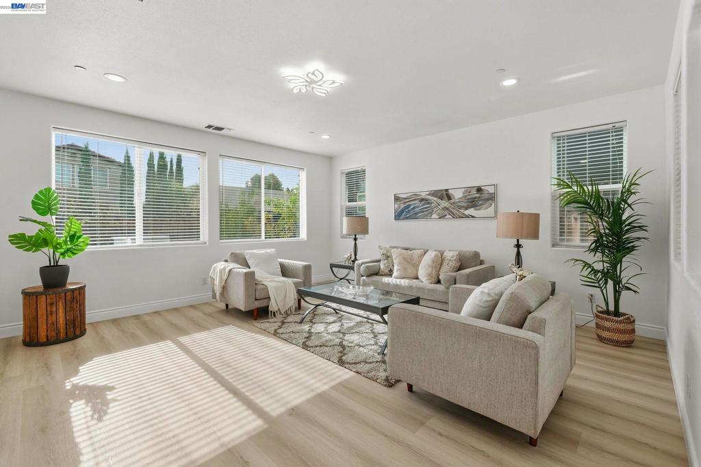 574 Mandevilla Dr, Brentwood (CC), CA 94513