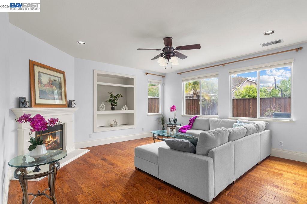 3400 Fallen Oak Dr, Modesto, CA 95355