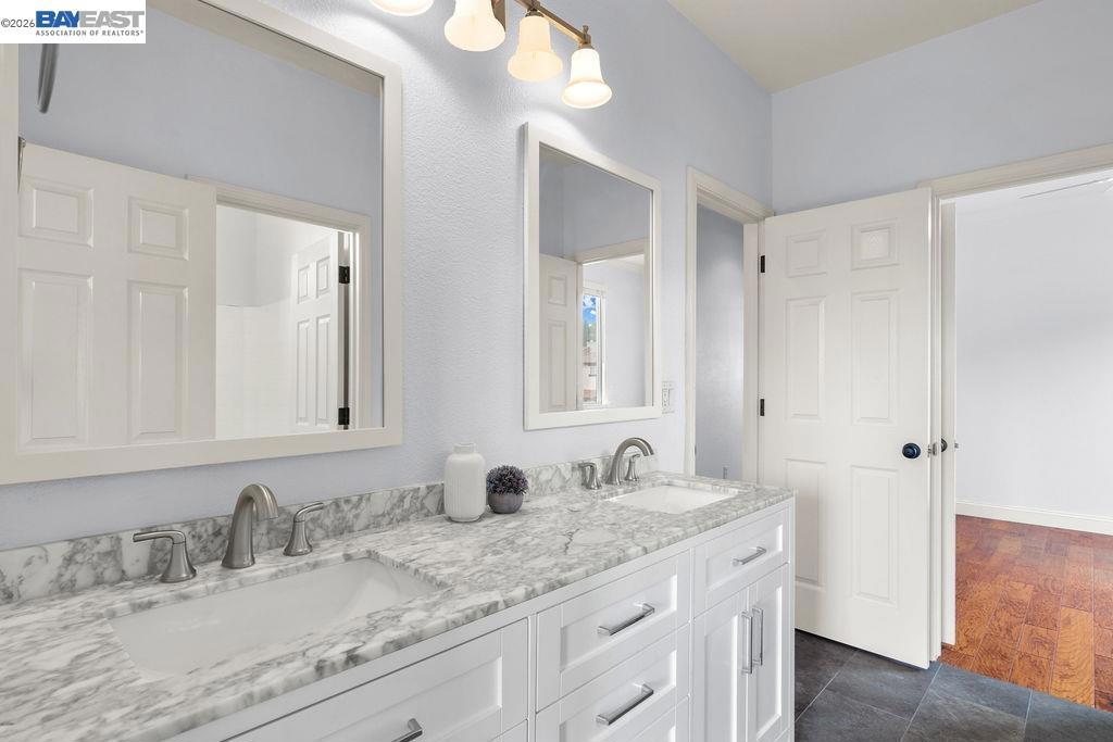 3400 Fallen Oak Dr, Modesto, CA 95355