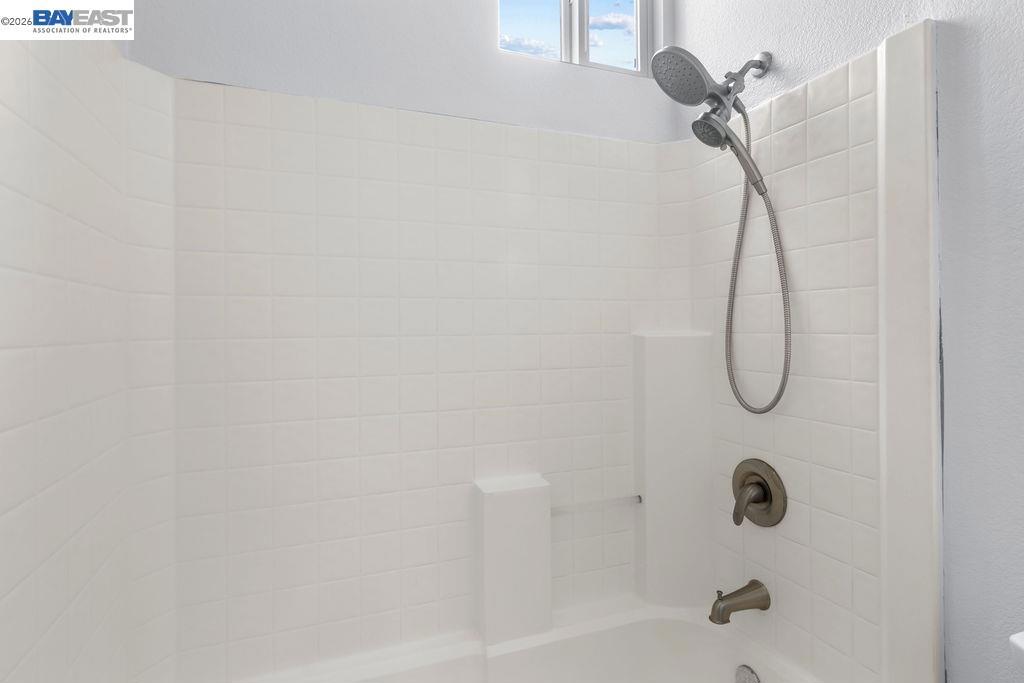 3400 Fallen Oak Dr, Modesto, CA 95355