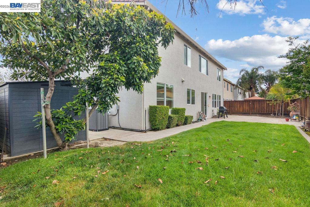 3400 Fallen Oak Dr, Modesto, CA 95355