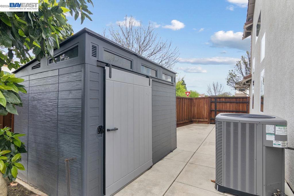 3400 Fallen Oak Dr, Modesto, CA 95355