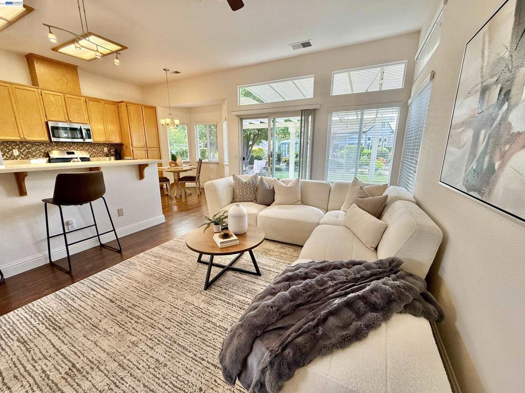 30 Gala Ln, Brentwood (CC), CA 94513