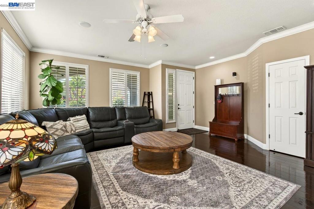 469 Monte Oro St, Manteca, CA 95337