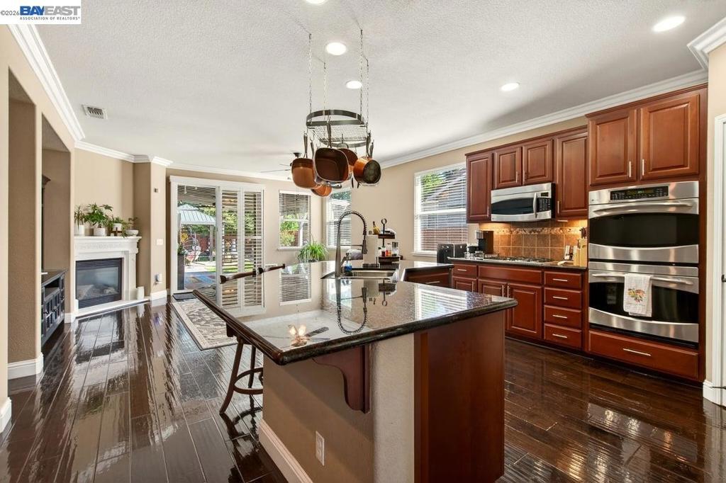 469 Monte Oro St, Manteca, CA 95337