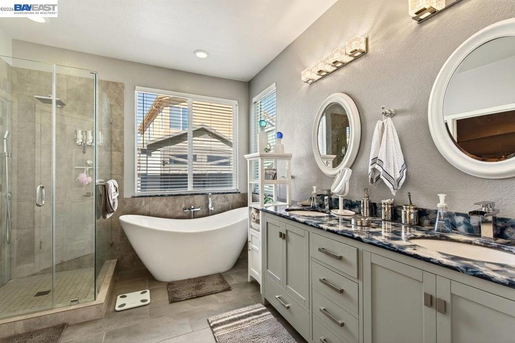 469 Monte Oro St, Manteca, CA 95337