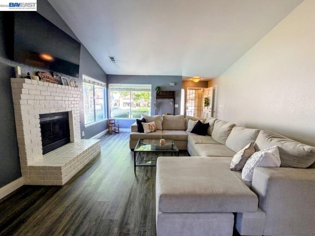 1205 Courtney Way, Modesto, CA 95358