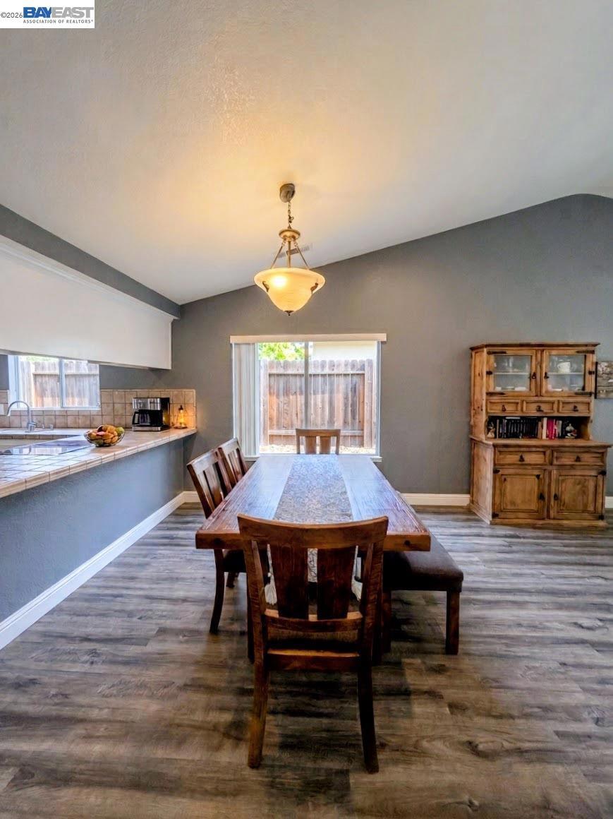 1205 Courtney Way, Modesto, CA 95358