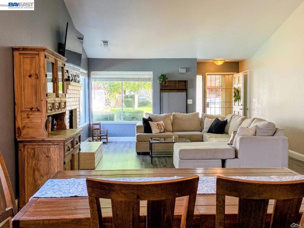 1205 Courtney Way, Modesto, CA 95358