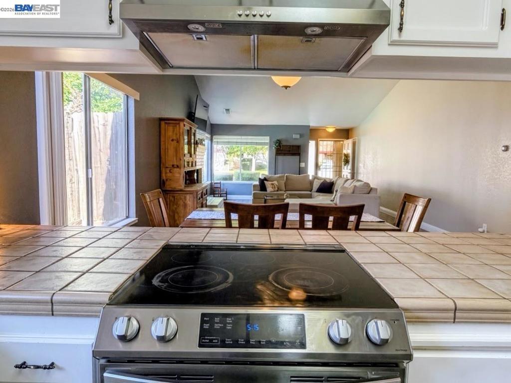 1205 Courtney Way, Modesto, CA 95358