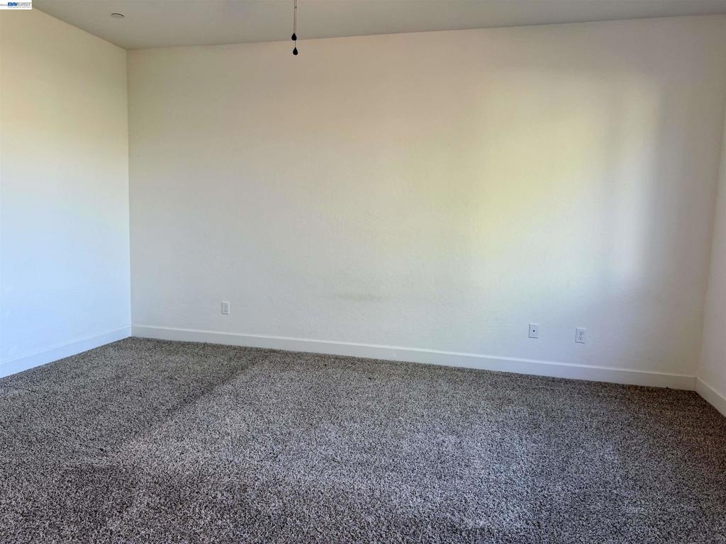 937 Lindsay Ln, Clovis, CA 93619