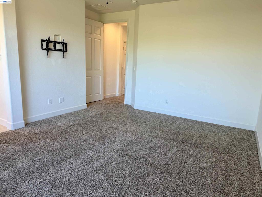 937 Lindsay Ln, Clovis, CA 93619