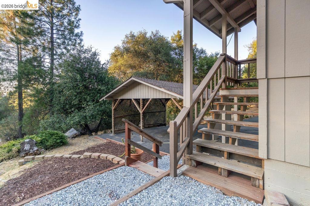 19266 Ferretti Rd, Groveland, CA 95321