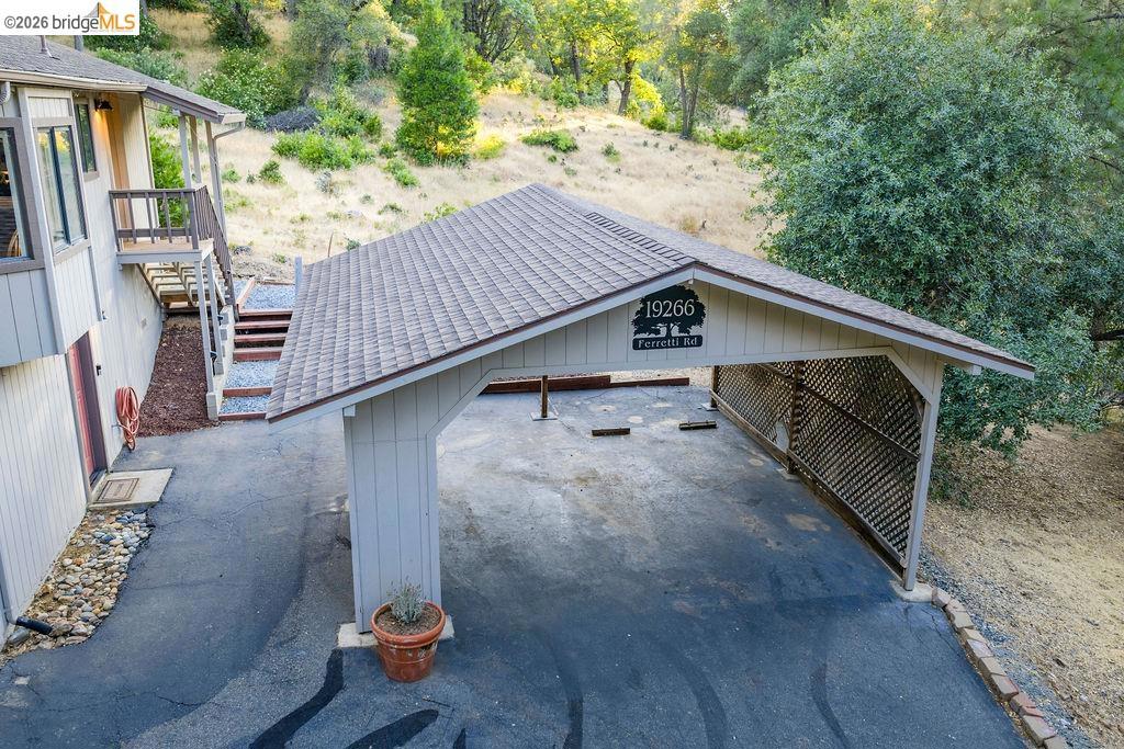 19266 Ferretti Rd, Groveland, CA 95321