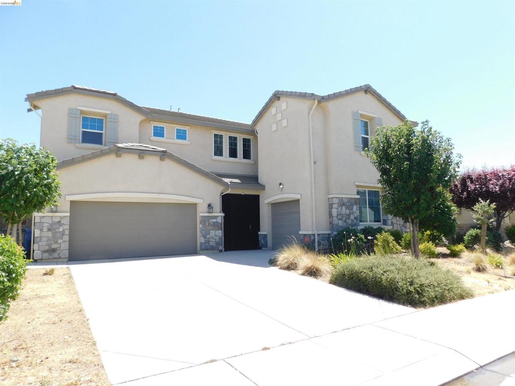 1090 Lavender St, Manteca, CA 95337