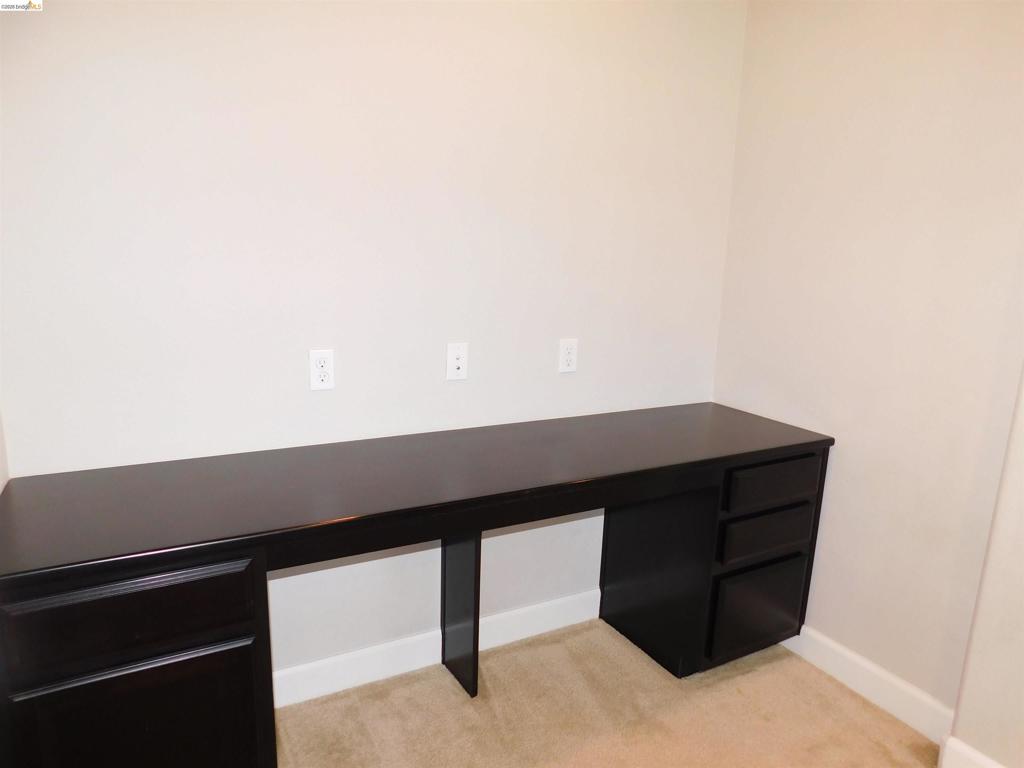 1090 Lavender St, Manteca, CA 95337