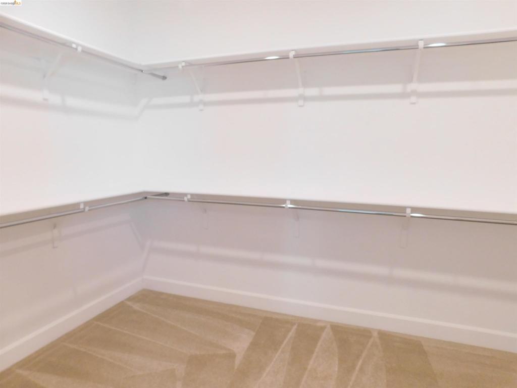 1090 Lavender St, Manteca, CA 95337