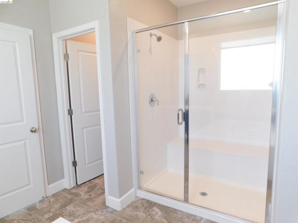 1090 Lavender St, Manteca, CA 95337