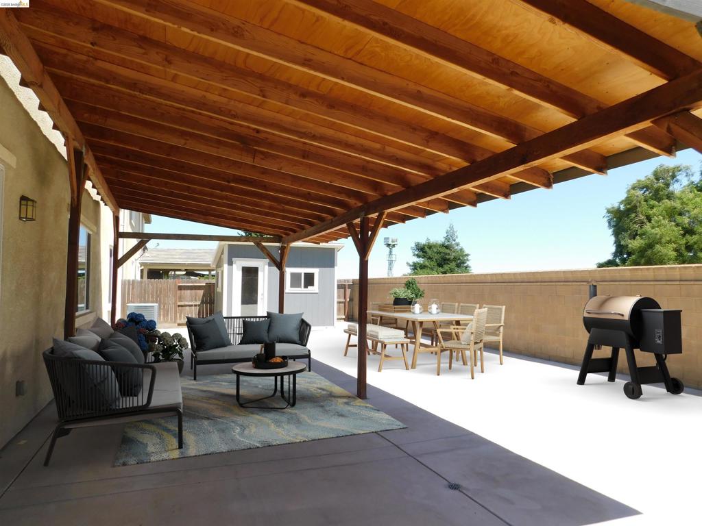 1090 Lavender St, Manteca, CA 95337