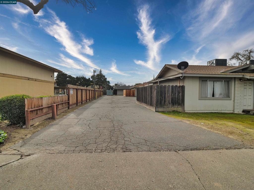 2508 Haddon Ave., Modesto, CA 95354-3139